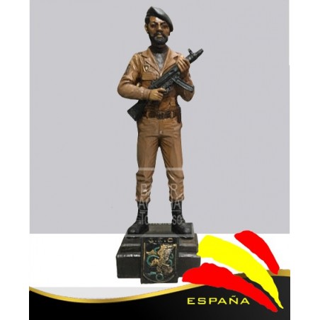 Figura de Geo Traje Marrón a Color